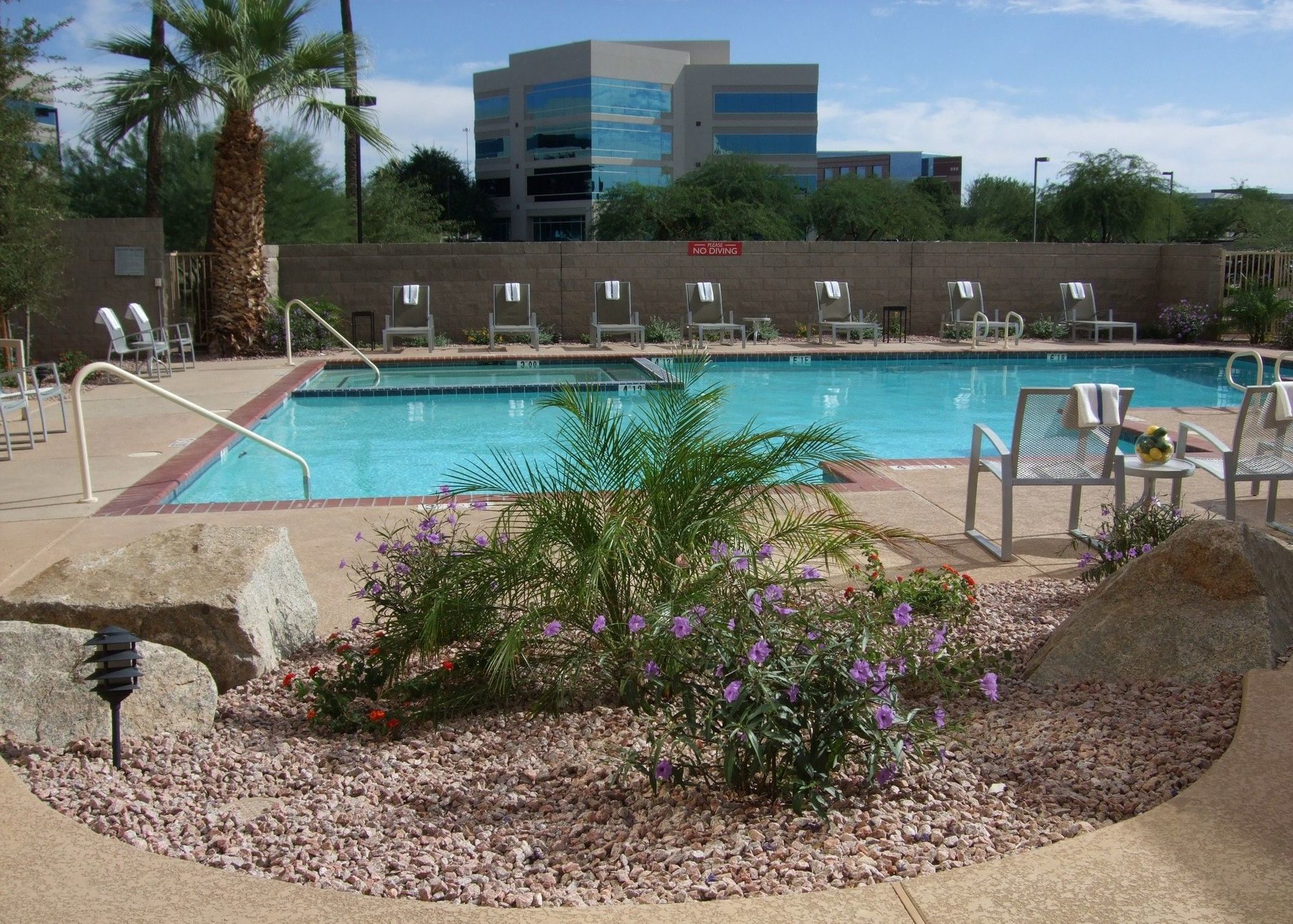 Radisson Hotel Phoenix Airport Exterior photo
